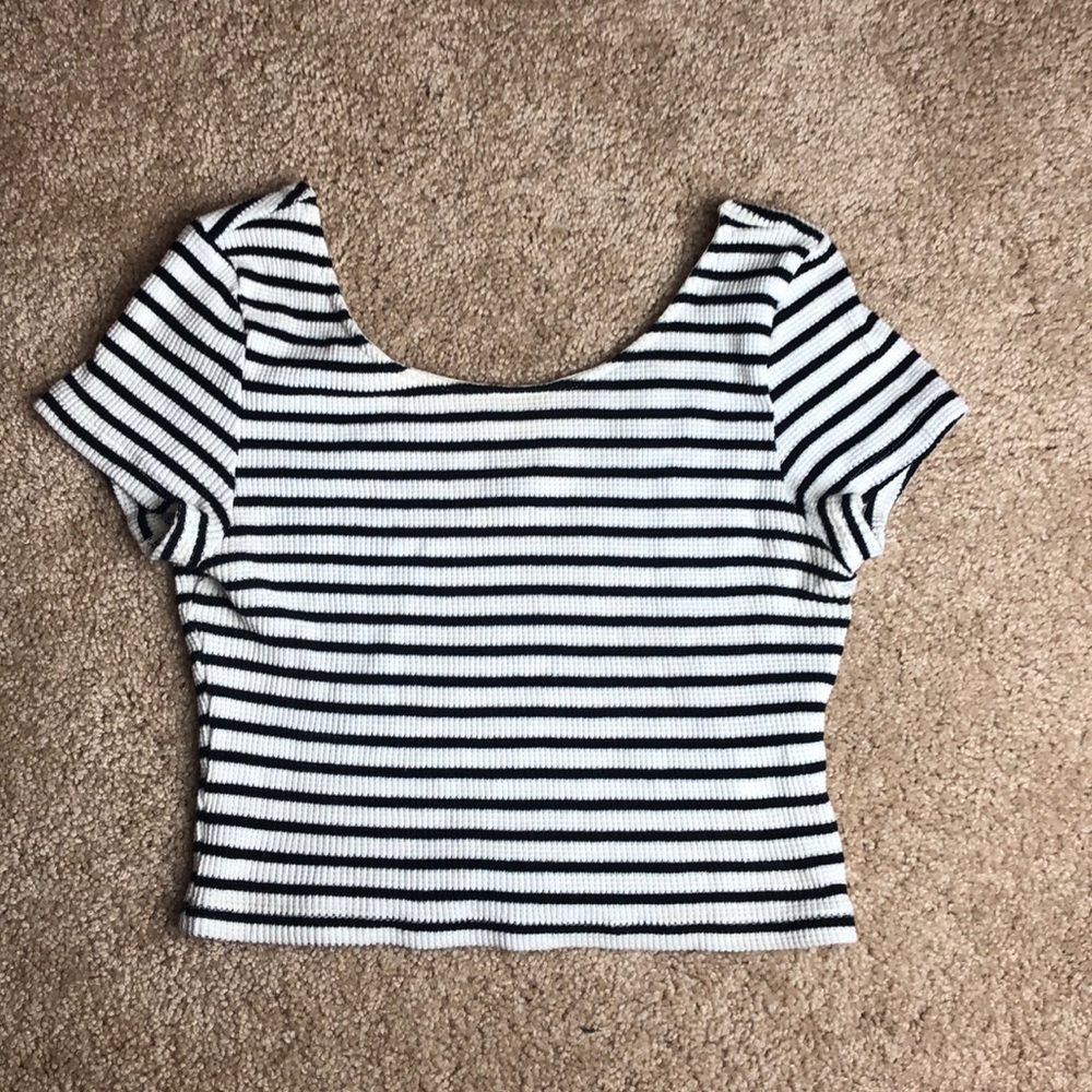🌿H&M Striped Crop Top